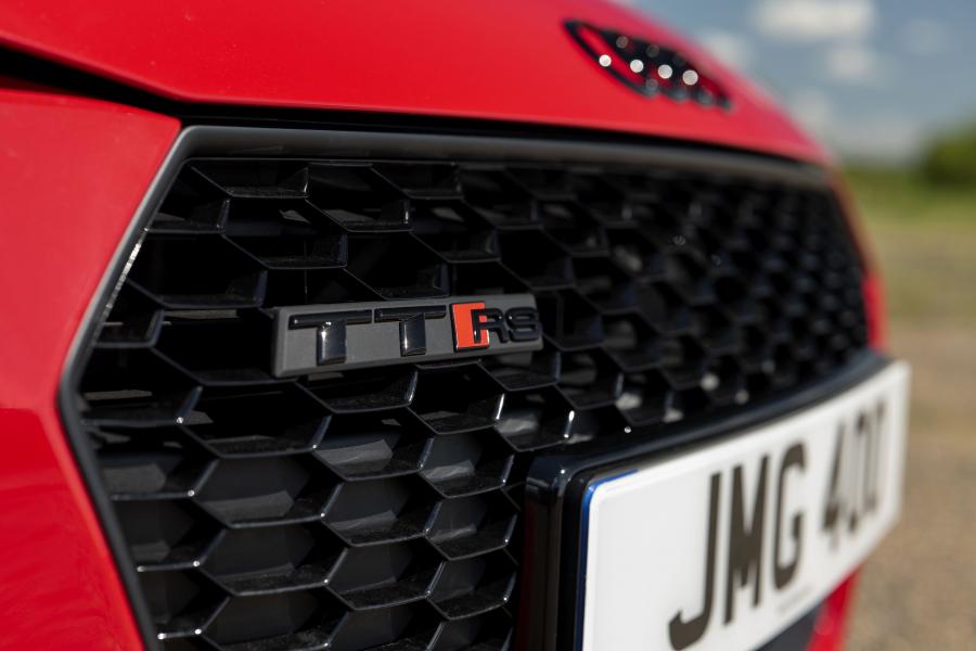Логотип Audi TT RS Coupe (8S) 2019 года  (UK) (фото 21 из 36)